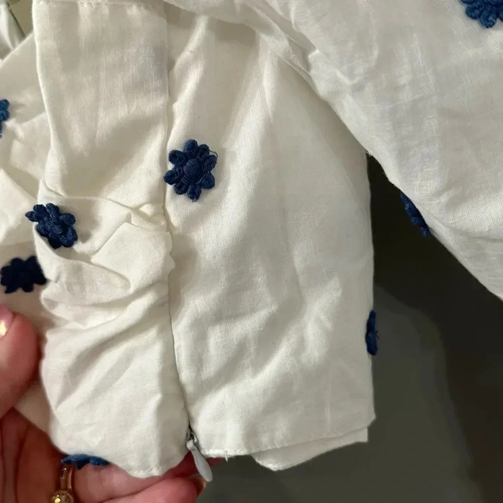NWOT Farm Rio 100% Cotton Blue Flowers Embroidered Crop Top Blouse Size L - Picture 8 of 9